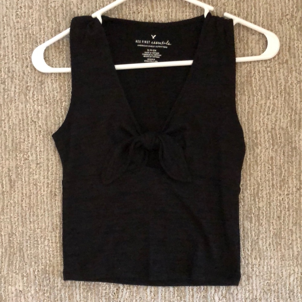 Black crop tank top